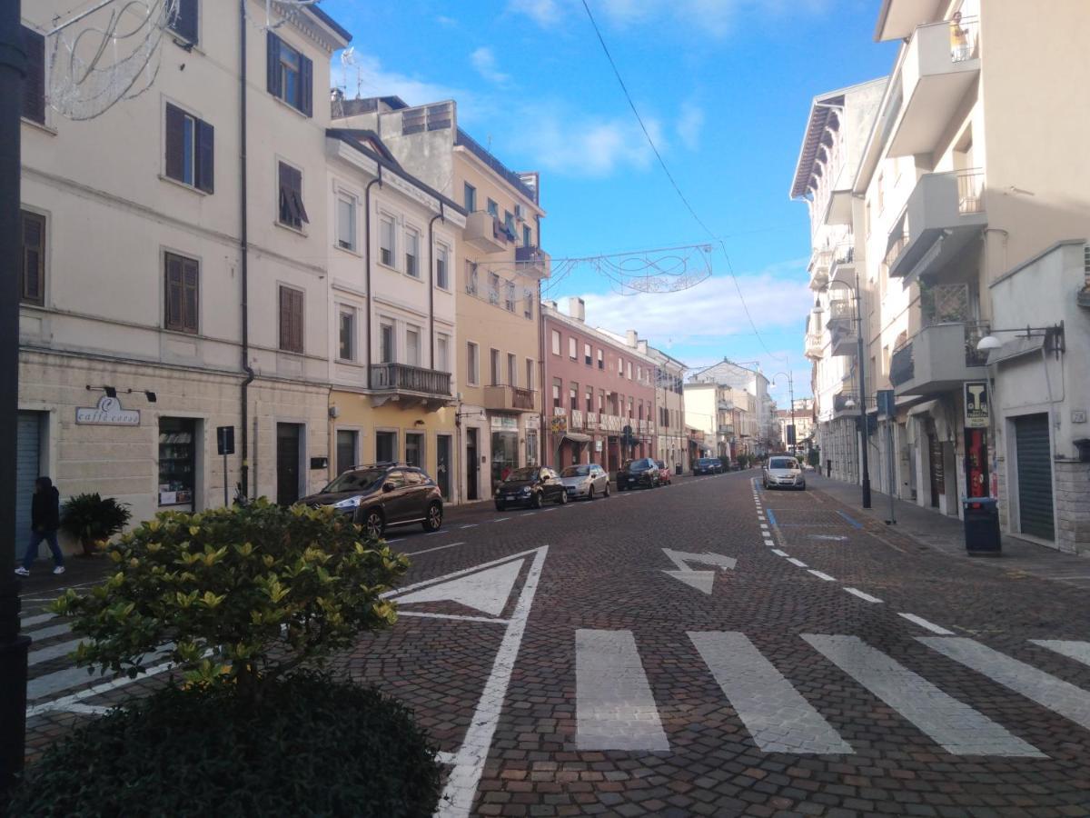 Appartamento Centro Storico Monfalcone Eksteriør billede
